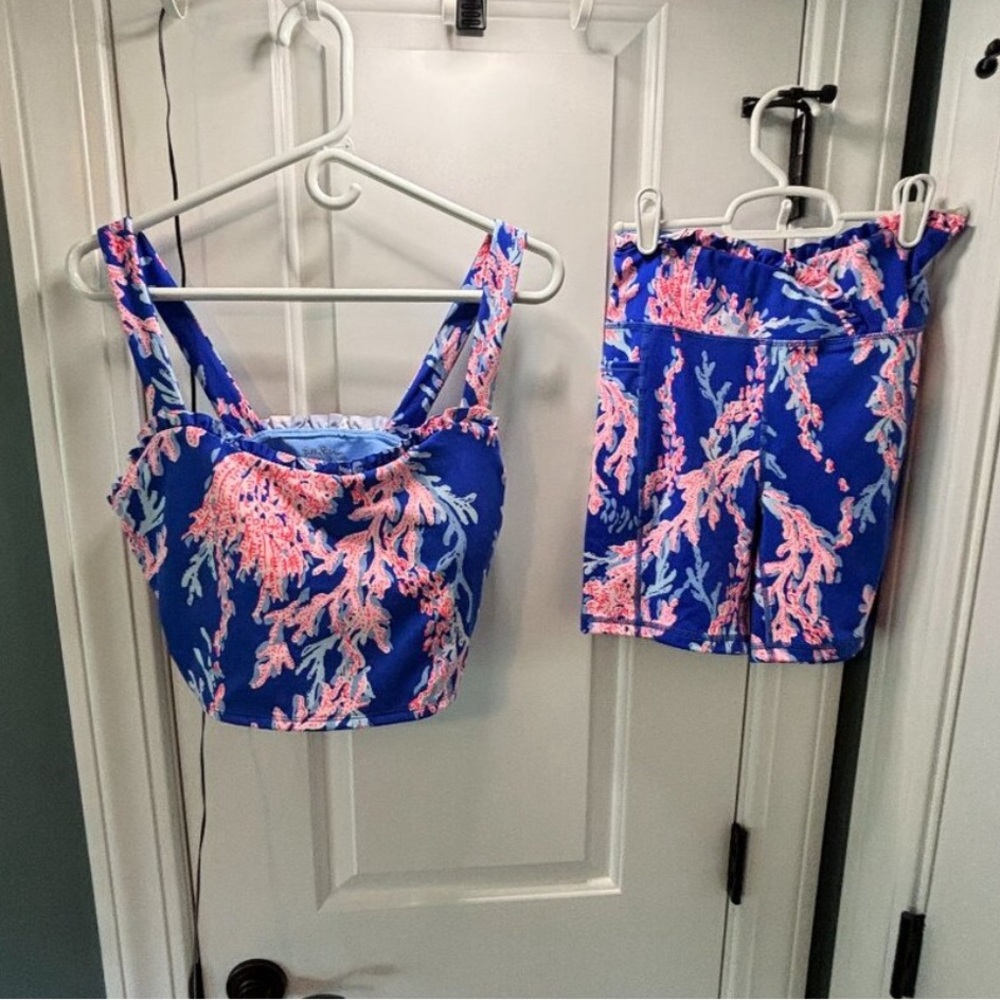 Lilly Pulitzer 2 pc set. Sports bra (size Large) & shorts (size small) NWT